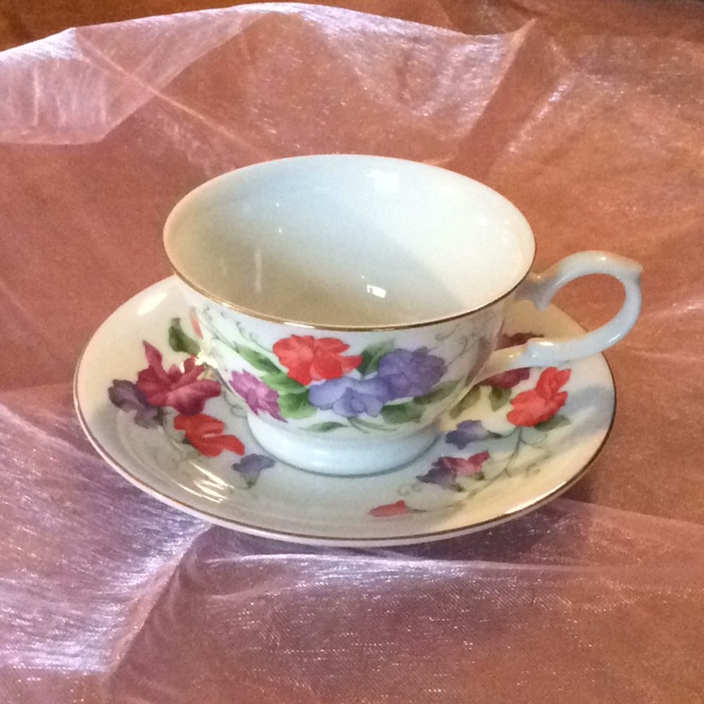 Avon Blossoms of the Month Series Tea Cup-April